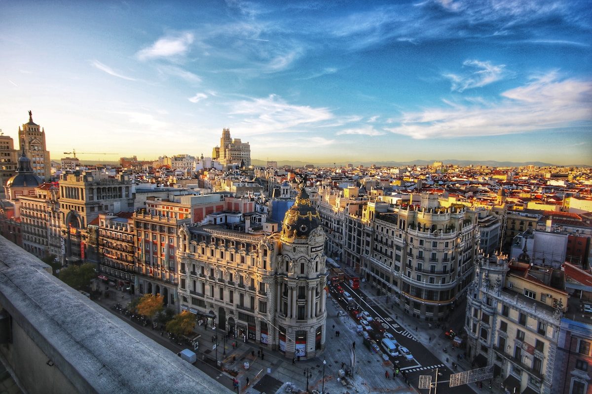 Arcos de piedra de un espacio histórico español